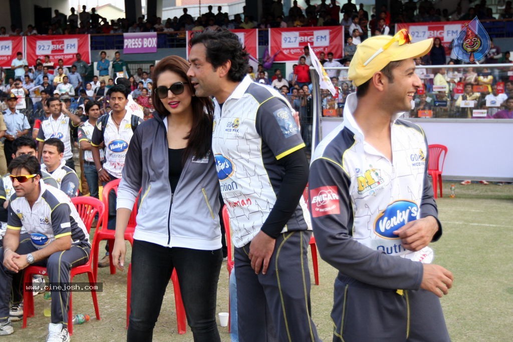 Bengal Tigers Vs Mumbai Heroes Match - 13 / 216 photos