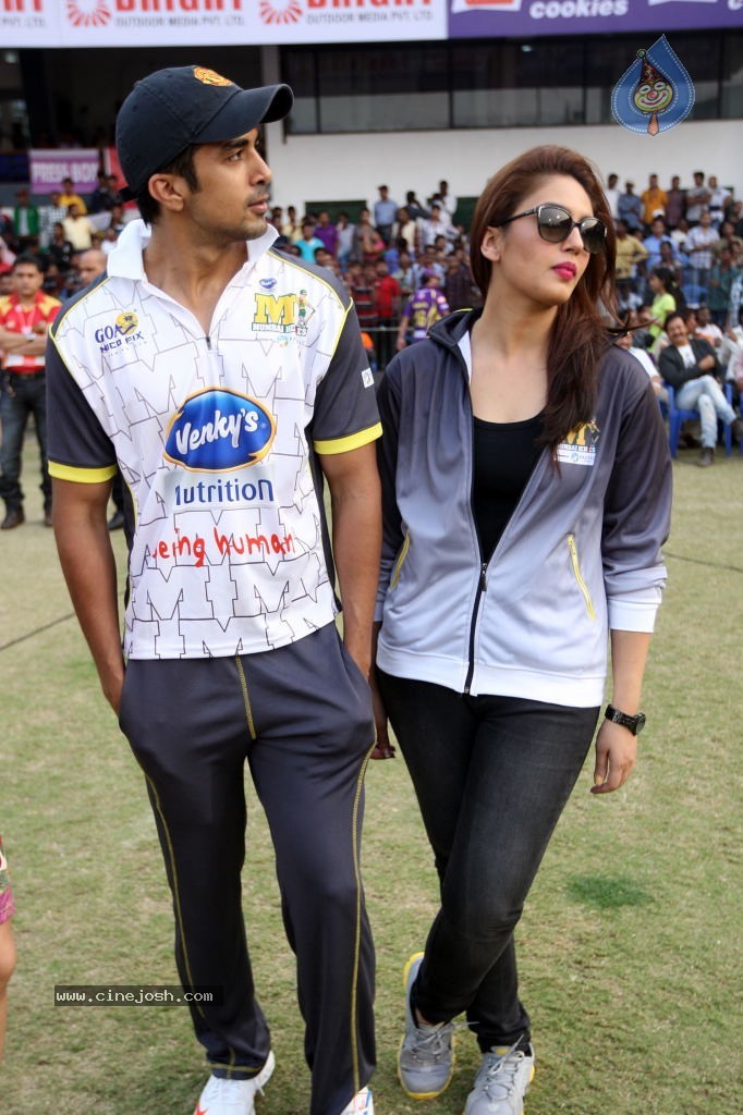 Bengal Tigers Vs Mumbai Heroes Match - 18 / 216 photos