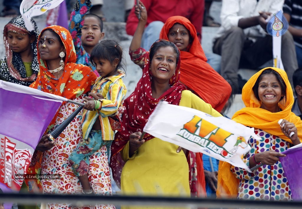 Bengal Tigers Vs Mumbai Heroes Match - 55 / 216 photos