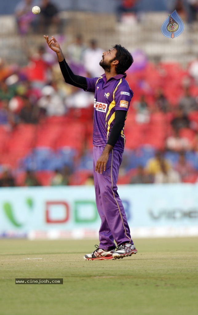 Bengal Tigers Vs Mumbai Heroes Match - 56 / 216 photos