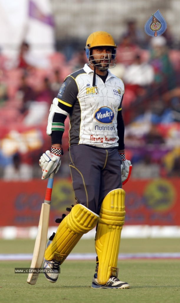 Bengal Tigers Vs Mumbai Heroes Match - 60 / 216 photos
