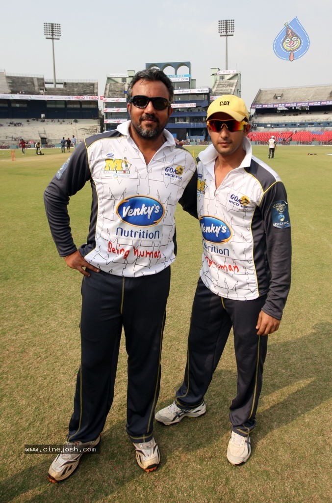 Bengal Tigers Vs Mumbai Heroes Match - 64 / 216 photos