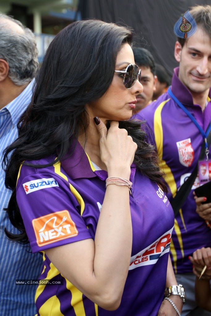 Bengal Tigers Vs Mumbai Heroes Match - 66 / 216 photos