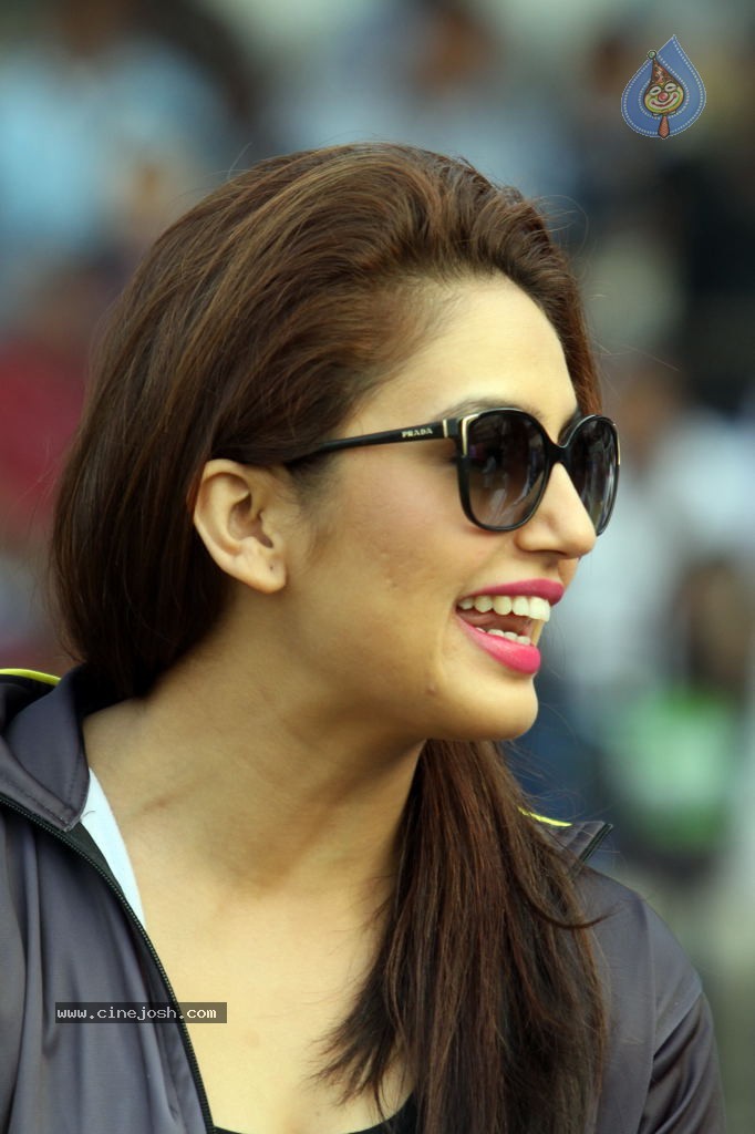 Bengal Tigers Vs Mumbai Heroes Match - 76 / 216 photos