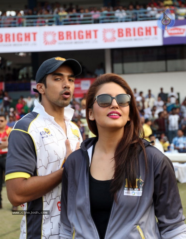 Bengal Tigers Vs Mumbai Heroes Match - 95 / 216 photos