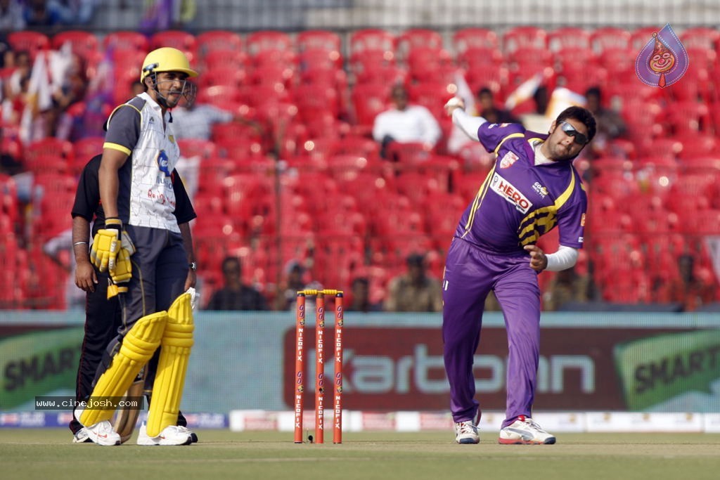 Bengal Tigers Vs Mumbai Heroes Match - 108 / 216 photos