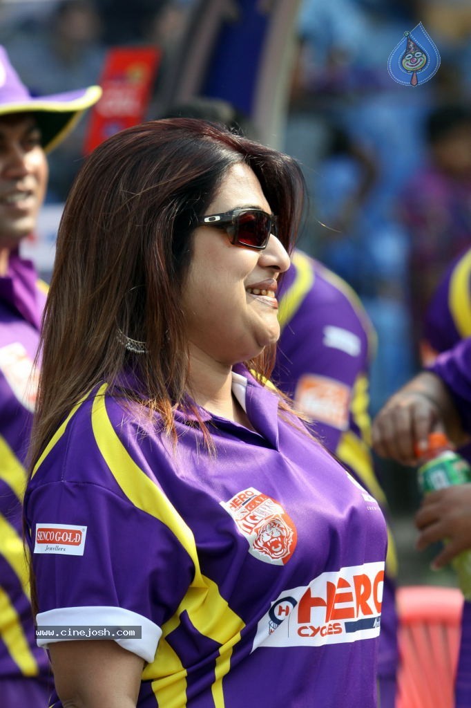 Bengal Tigers Vs Mumbai Heroes Match - 113 / 216 photos