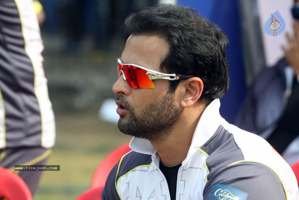 Bengal Tigers Vs Mumbai Heroes Match - 118 / 216 photos