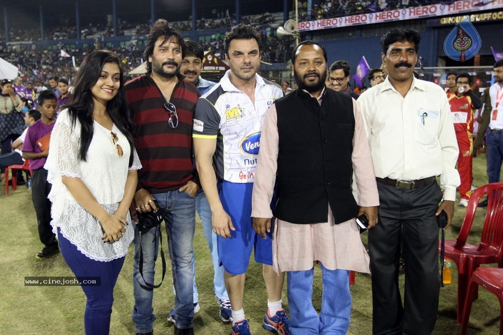 Bengal Tigers Vs Mumbai Heroes Match - 140 / 216 photos