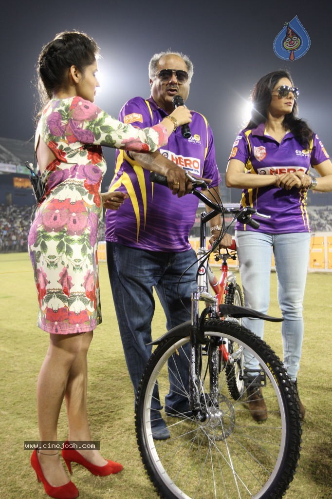 Bengal Tigers Vs Mumbai Heroes Match - 156 / 216 photos