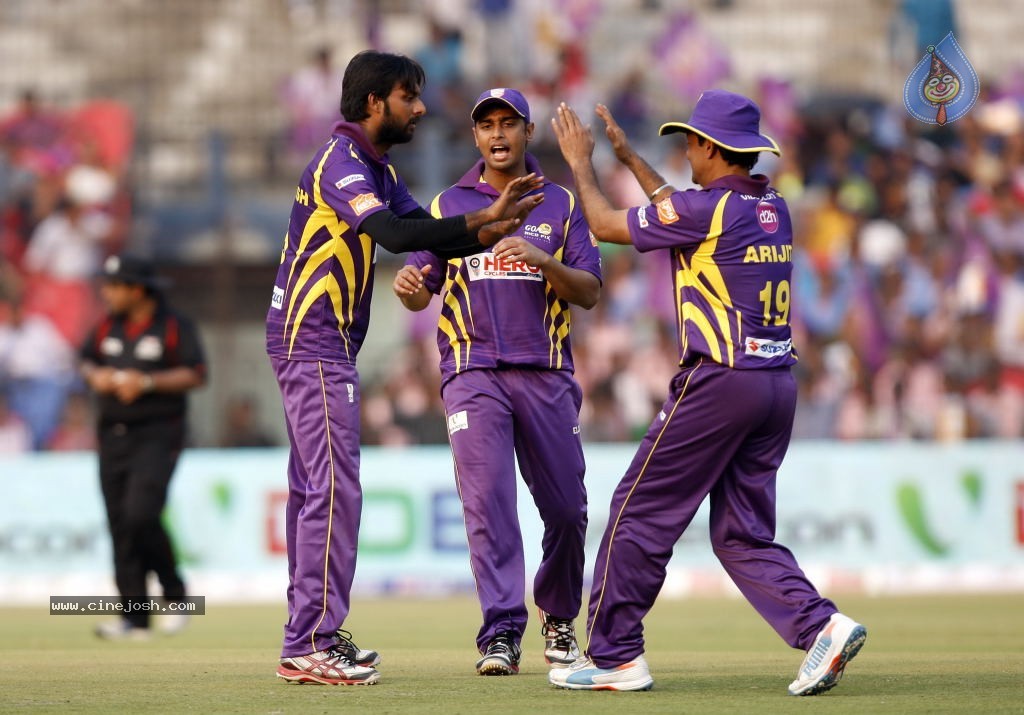 Bengal Tigers Vs Mumbai Heroes Match - 163 / 216 photos