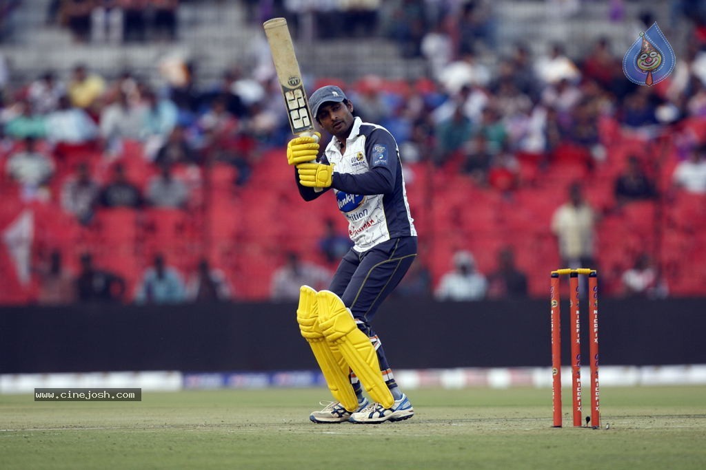 Bengal Tigers Vs Mumbai Heroes Match - 178 / 216 photos