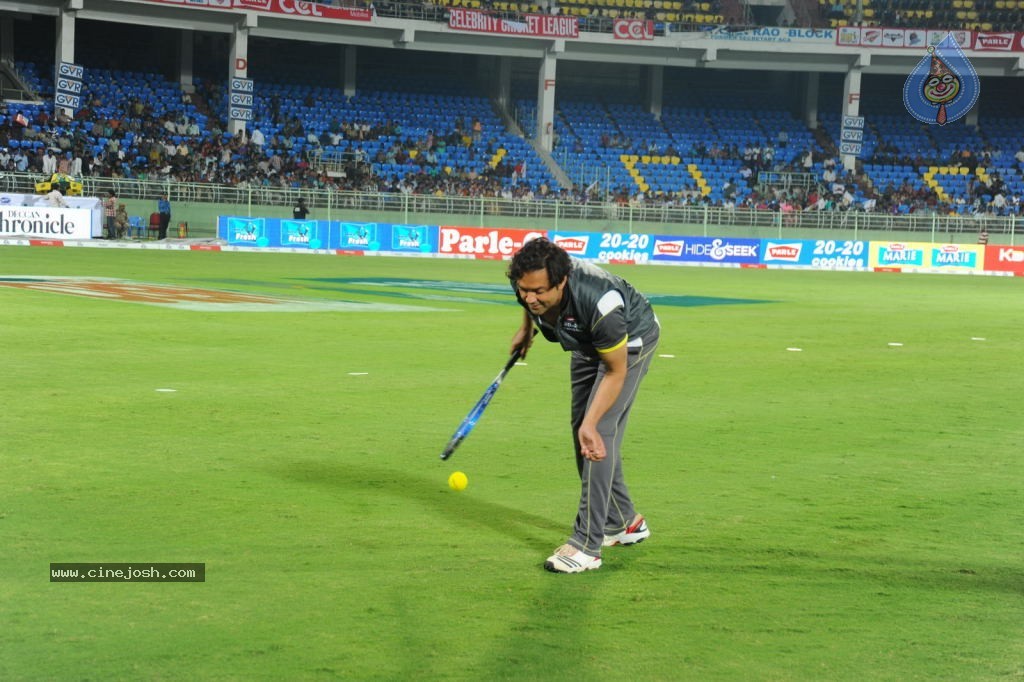 Bengal Tigers Vs Mumbai Heroes Match Photos - 31 / 55 photos