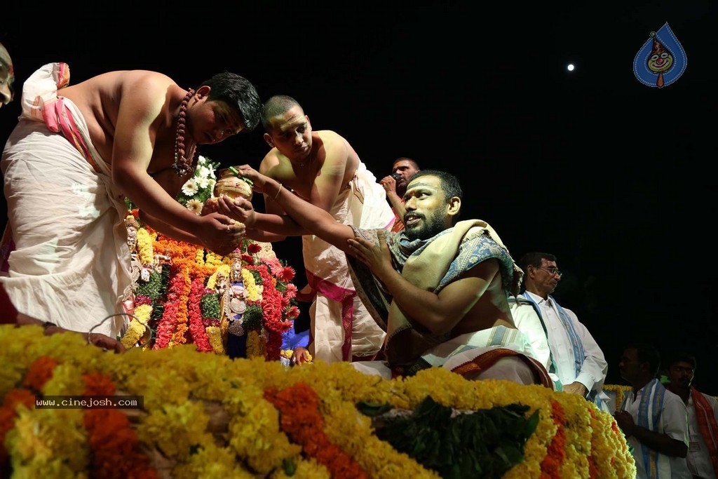 Bhakthi TV Koti Deepothsavam Day 11 - 20 / 99 photos