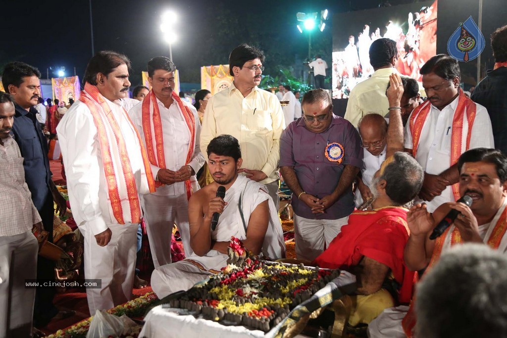 Bhakthi TV Koti Deepothsavam Day 11 - 33 / 99 photos