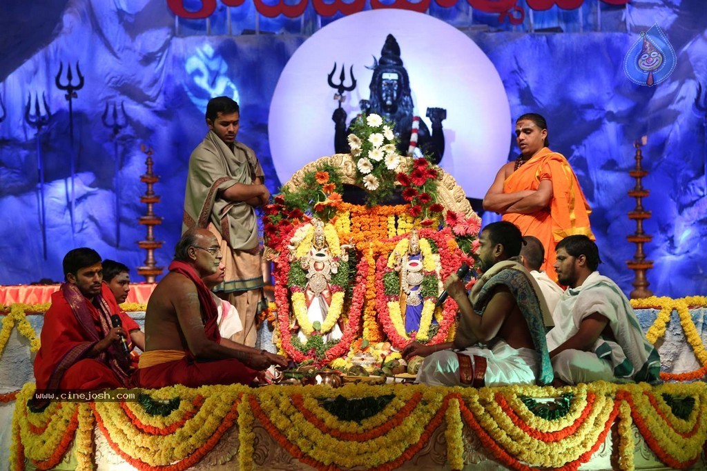 Bhakthi TV Koti Deepothsavam Day 11 - 39 / 99 photos