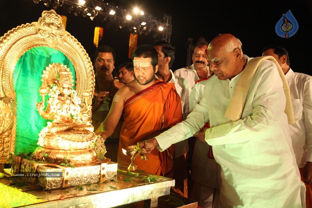 Bhakthi TV Koti Deepothsavam Day 15 - 93 / 148 photos