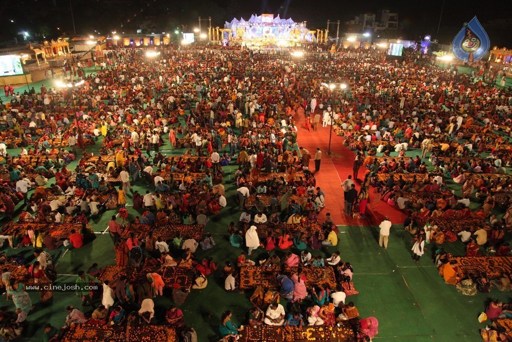 Bhakthi TV Koti Deepothsavam Day 15 - 132 / 148 photos