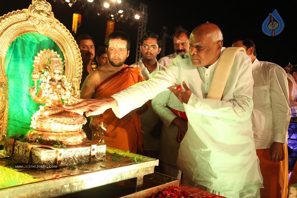 Bhakthi TV Koti Deepothsavam Day 15 - 143 / 148 photos