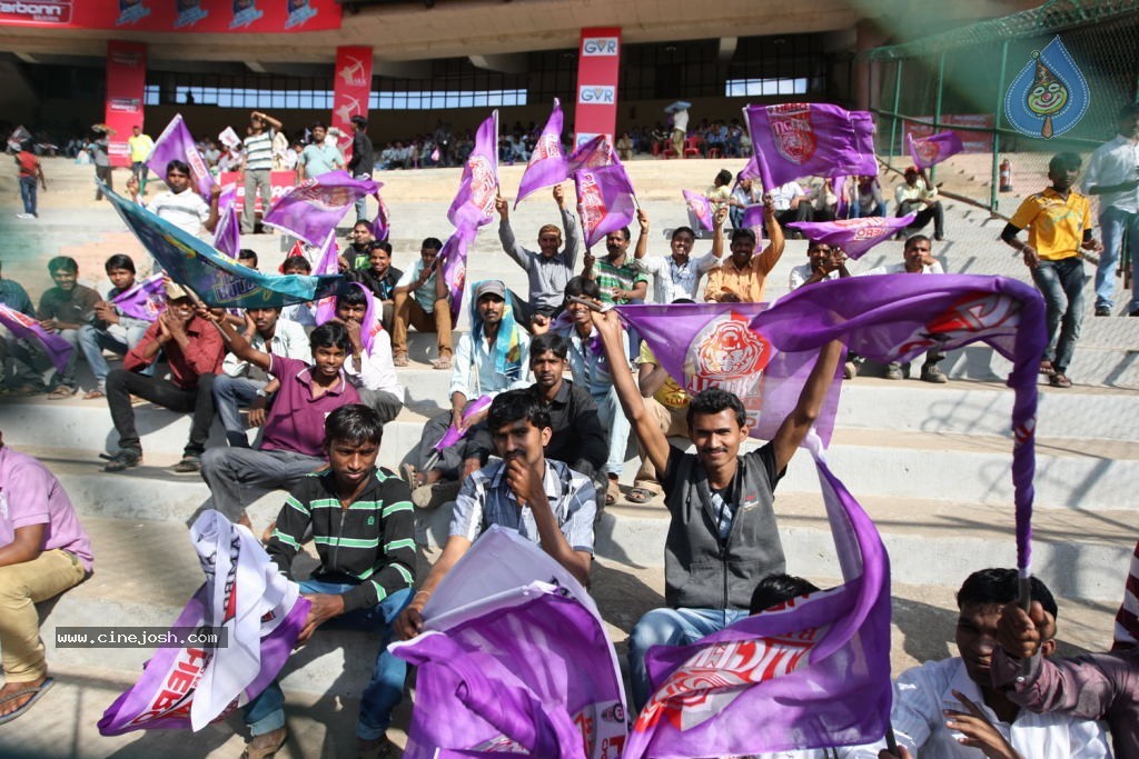 Bhojpuri Dabanggs Vs Bengal Tigers Match Photos  - 62 / 71 photos