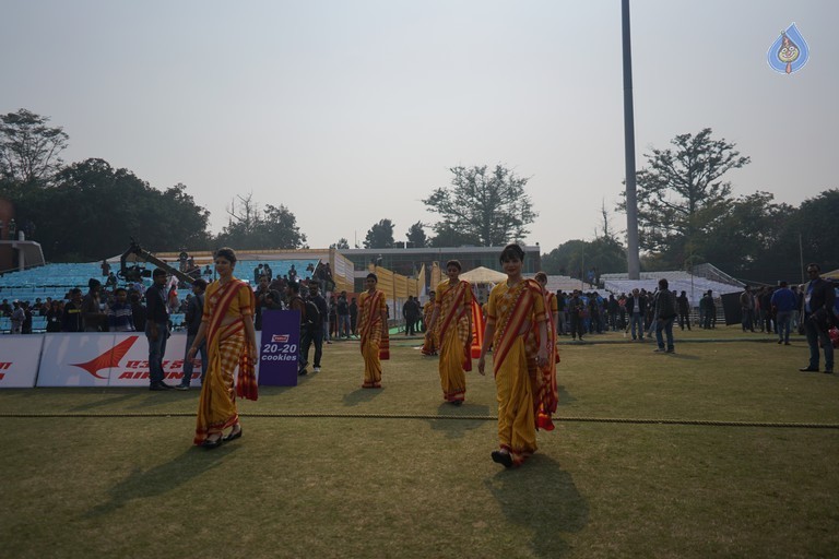 Bhojpuri Dabanggs Vs Mumbai Heroes Match  - 24 / 50 photos
