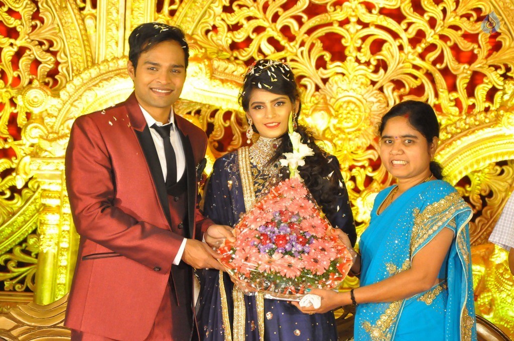 Bhuvan Sagar and Sindhusha Wedding Reception Photos - 82 / 124 photos