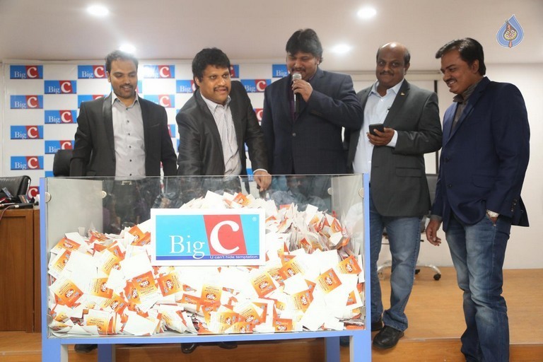 Big C 4th Week Lucky Draw - 16 / 21 photos