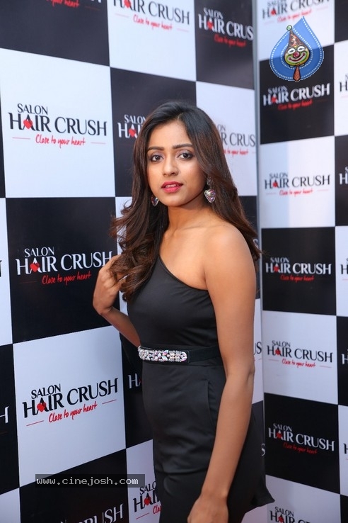 Bigg Boss Celebs at Salon Hair Crush Launch - 12 / 50 photos