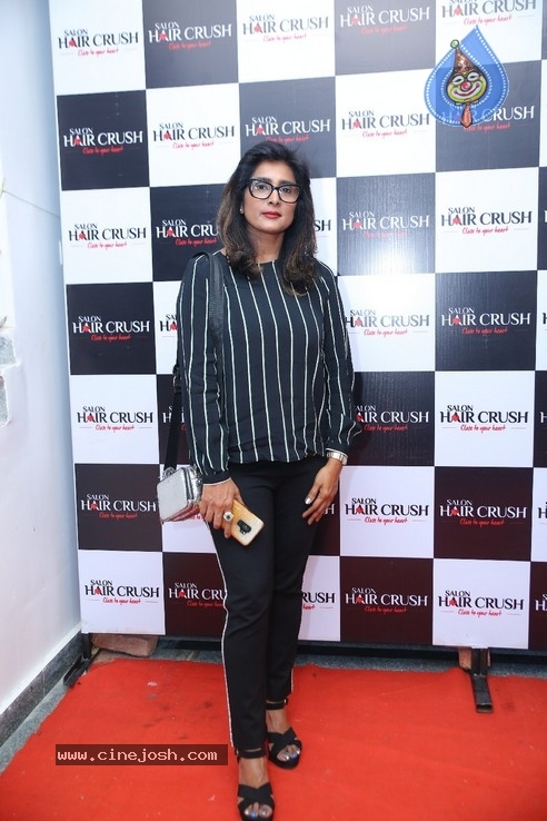 Bigg Boss Celebs at Salon Hair Crush Launch - 37 / 50 photos