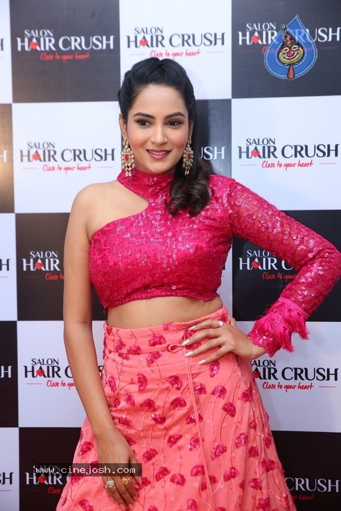 Bigg Boss Celebs at Salon Hair Crush Launch - 44 / 50 photos