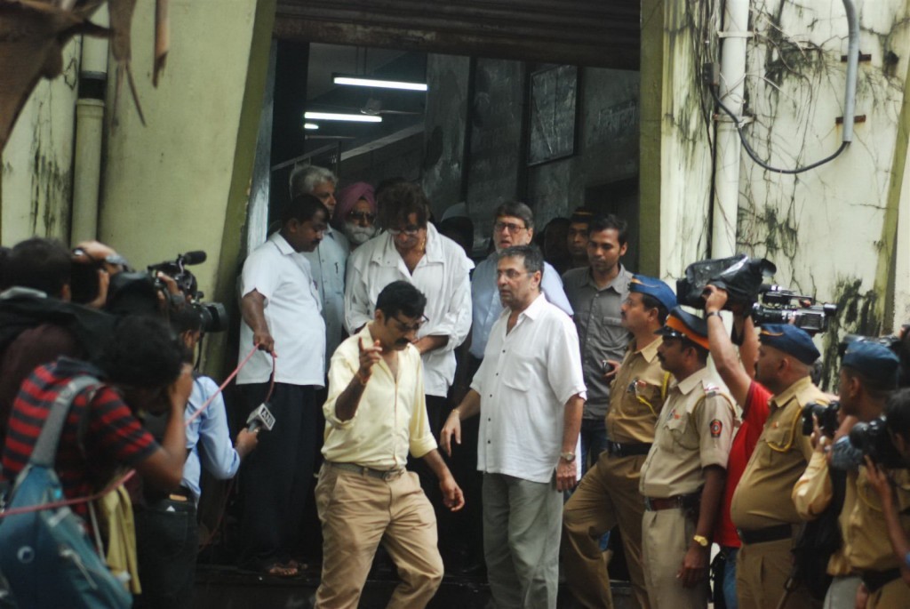 Bolly Celebs at Pran Cremation Ceremony  - 23 / 97 photos