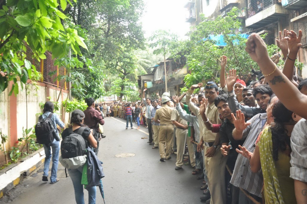 Bolly Celebs at Pran Cremation Ceremony  - 46 / 97 photos