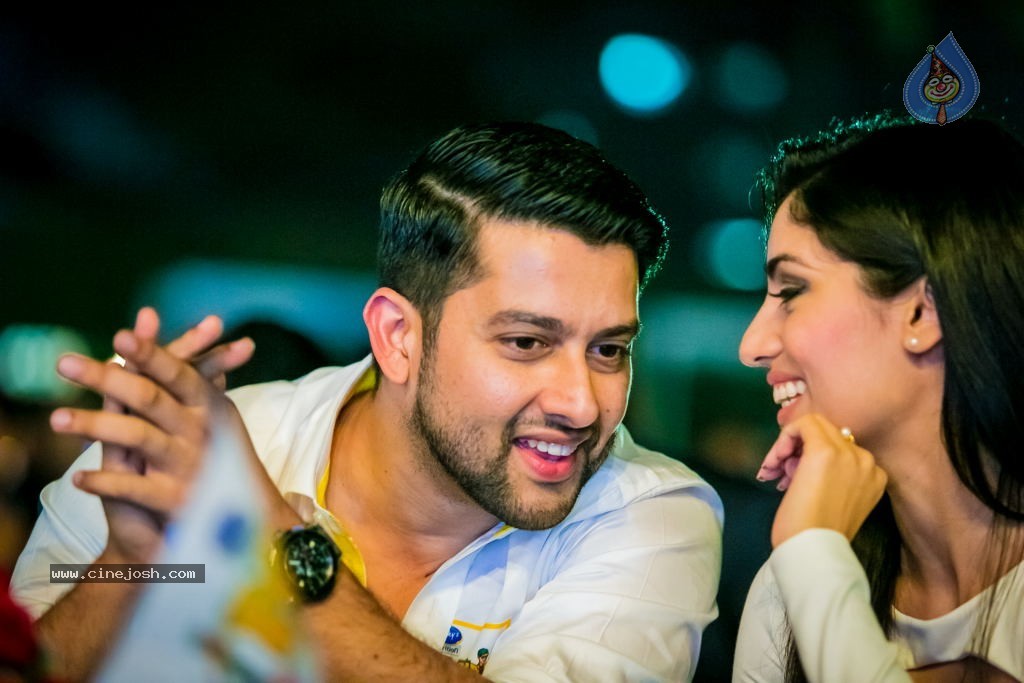 Bolly n South Celebs at CCL Season 4 Launch 02 - 44 / 152 photos