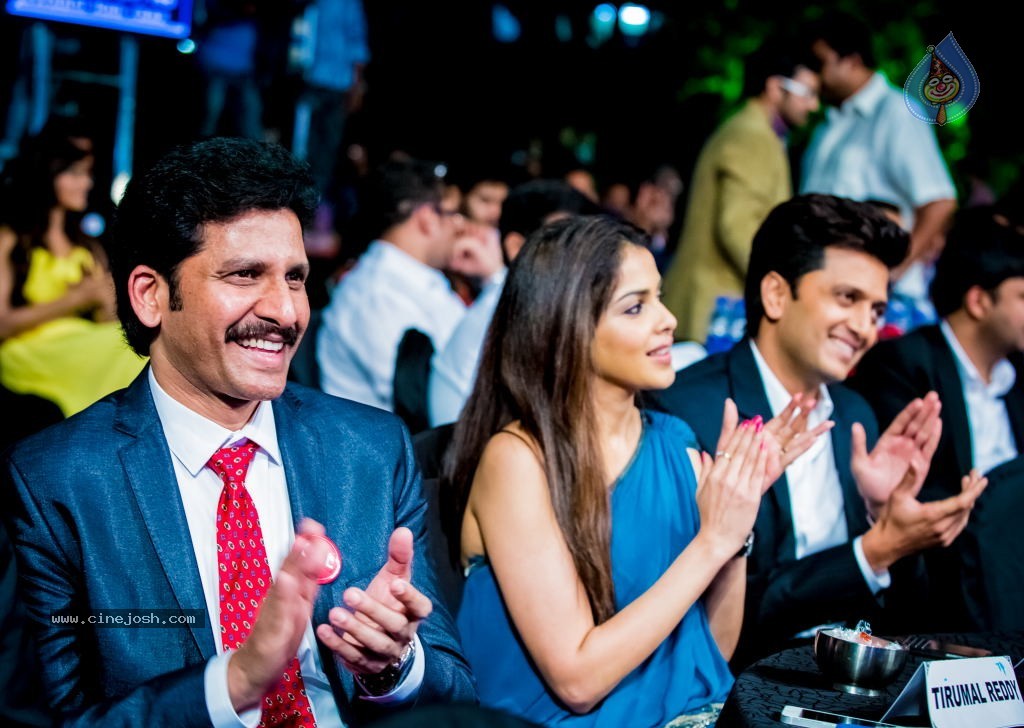 Bolly n South Celebs at CCL Season 4 Launch 02 - 67 / 152 photos