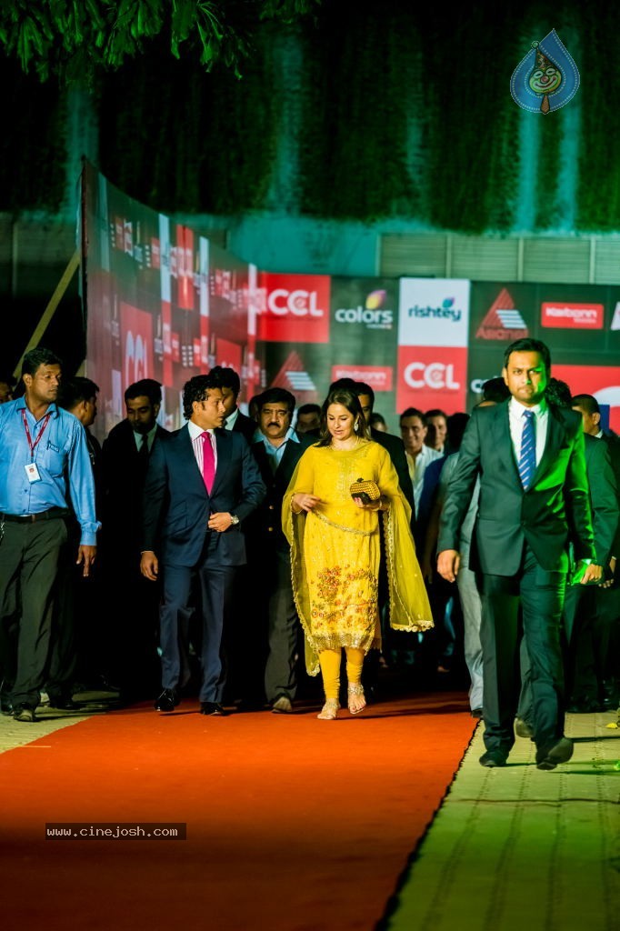 Bolly n South Celebs at CCL Season 4 Launch 02 - 79 / 152 photos