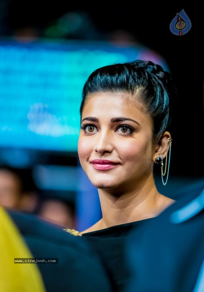 Bolly n South Celebs at CCL Season 4 Launch 02 - 99 / 152 photos