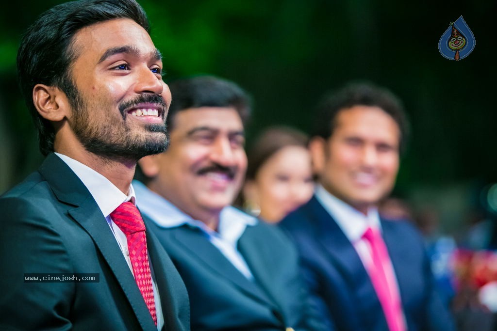 Bolly n South Celebs at CCL Season 4 Launch 02 - 130 / 152 photos