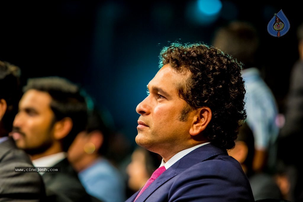 Bolly n South Celebs at CCL Season 4 Launch 02 - 131 / 152 photos