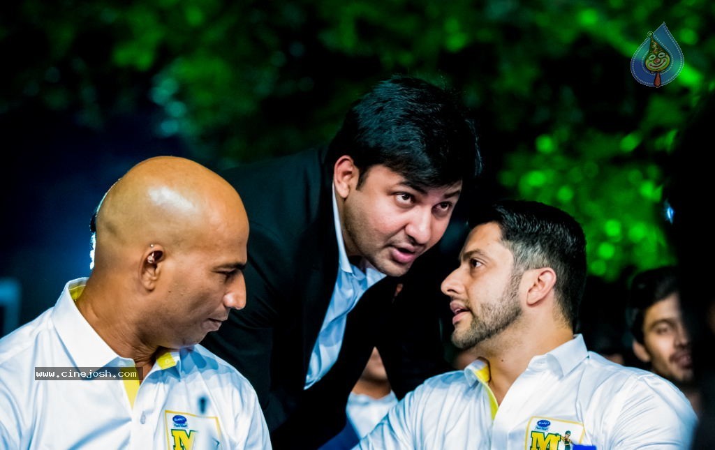 Bolly n South Celebs at CCL Season 4 Launch 02 - 133 / 152 photos