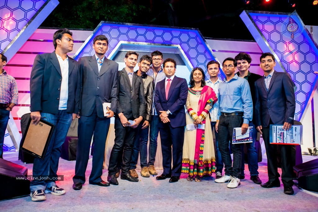 Bolly n South Celebs at CCL Season 4 Launch 02 - 149 / 152 photos