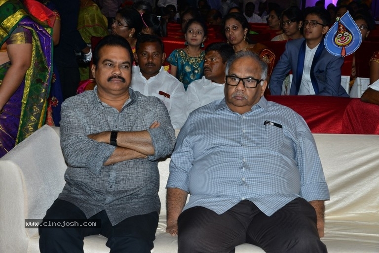 Boyapati Srinu Brother Daughter Tejaswini Weds Midhun Photos - 21 / 51 photos