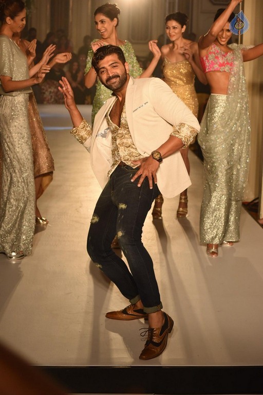 Brand Avatar presents Fashion Premier Week Event - 29 / 36 photos