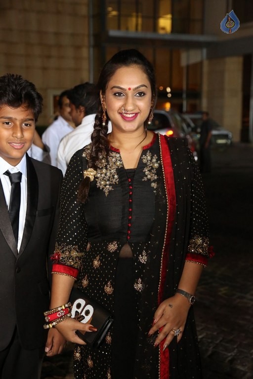 Britannia Filmfare Awards 2016 Photos 1 - 24 / 42 photos