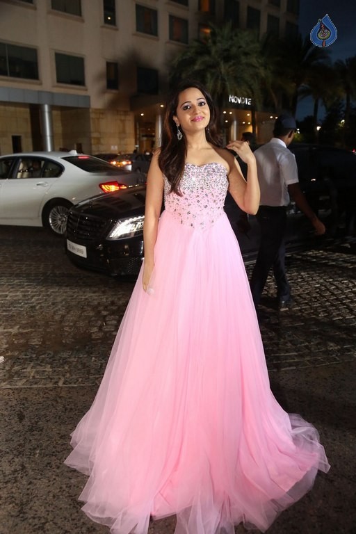 Britannia Filmfare Awards 2016 Photos 1 - 40 / 42 photos