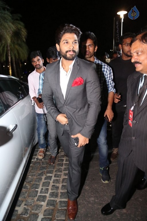 Britannia Filmfare Awards 2016 Photos 3 - 36 / 59 photos