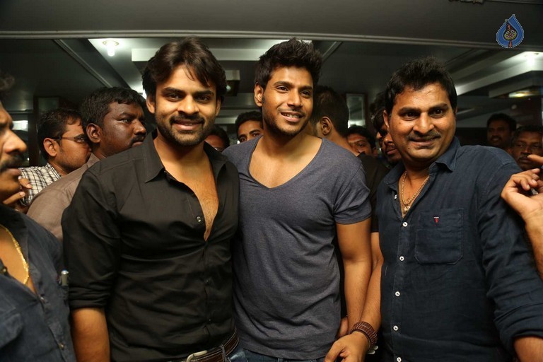 Bruce Lee Premiere  Show at Sreeramulu Theatre - 37 / 76 photos