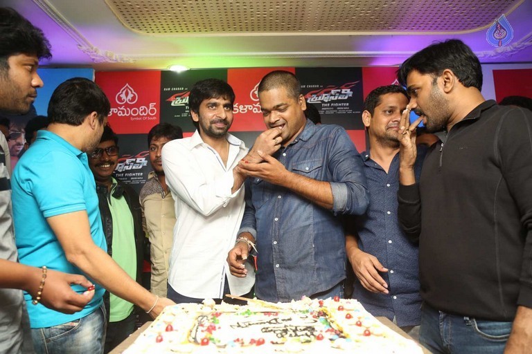 Bruce Lee Premiere  Show at Sreeramulu Theatre - 41 / 76 photos