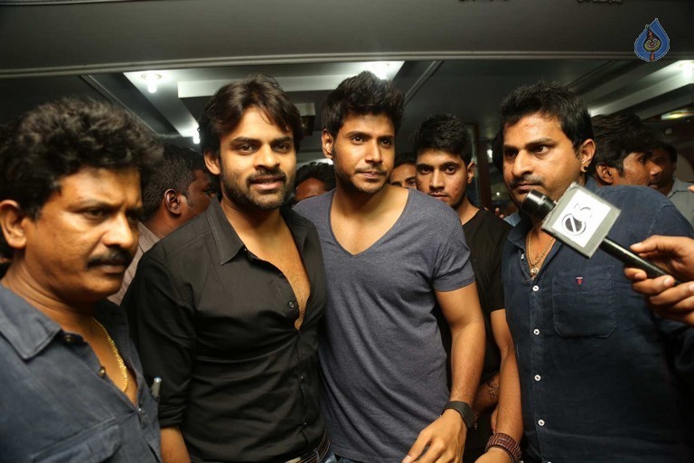 Bruce Lee Premiere  Show at Sreeramulu Theatre - 43 / 76 photos