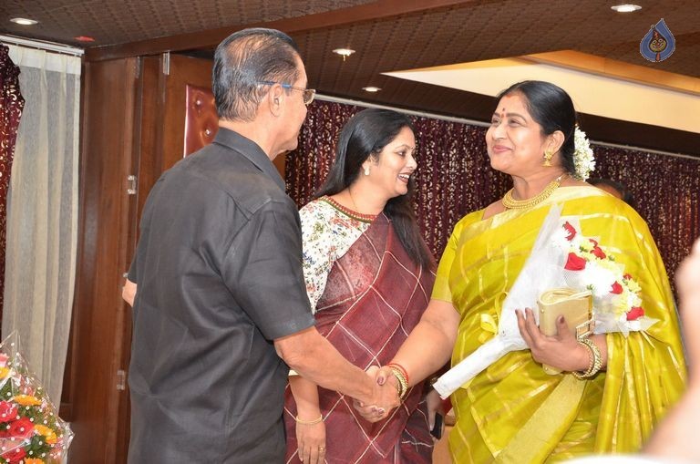 Cameraman Navakanth Son Sumanth Wedding Reception - 103 / 134 photos