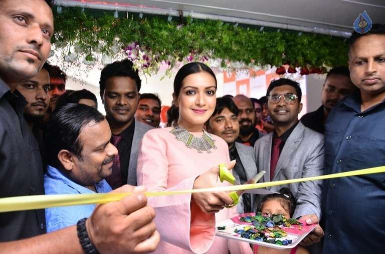Catherine Tresa Launches Eledent Hospital - 12 / 13 photos